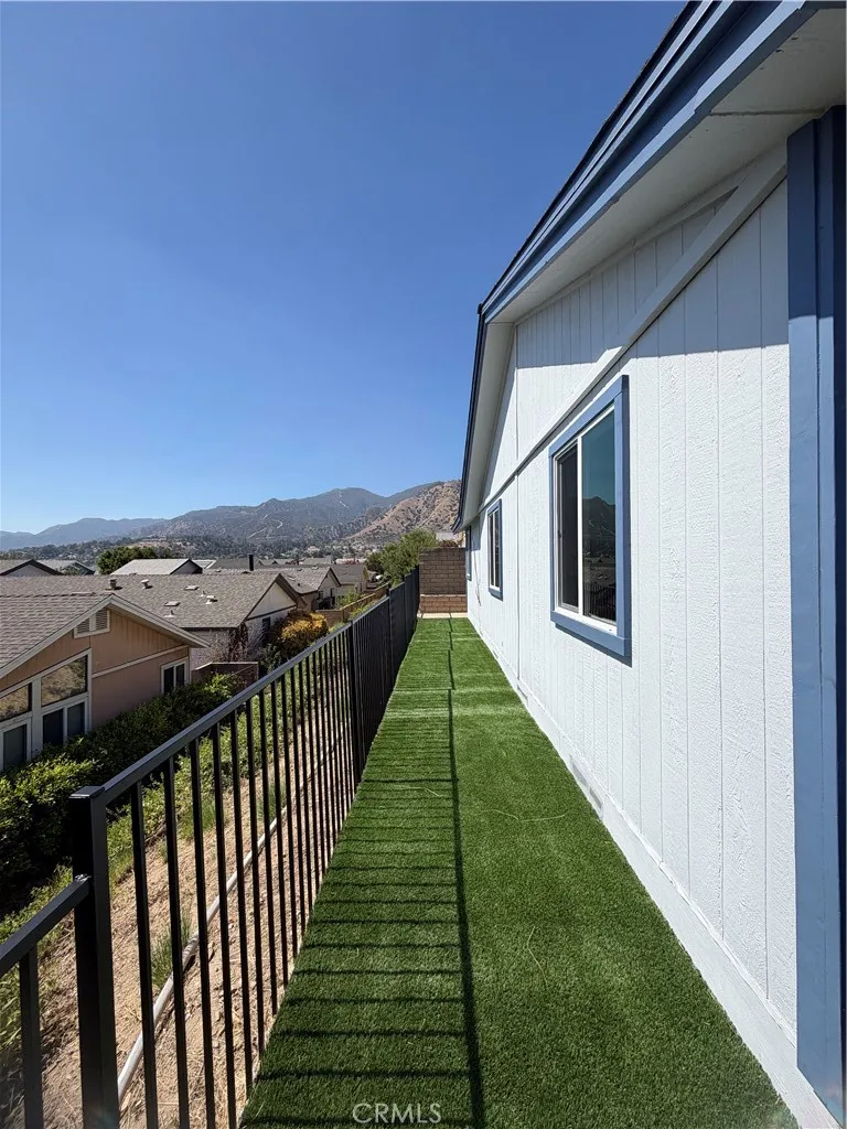 13691 Gavina #609 Sylmar, CA 91342