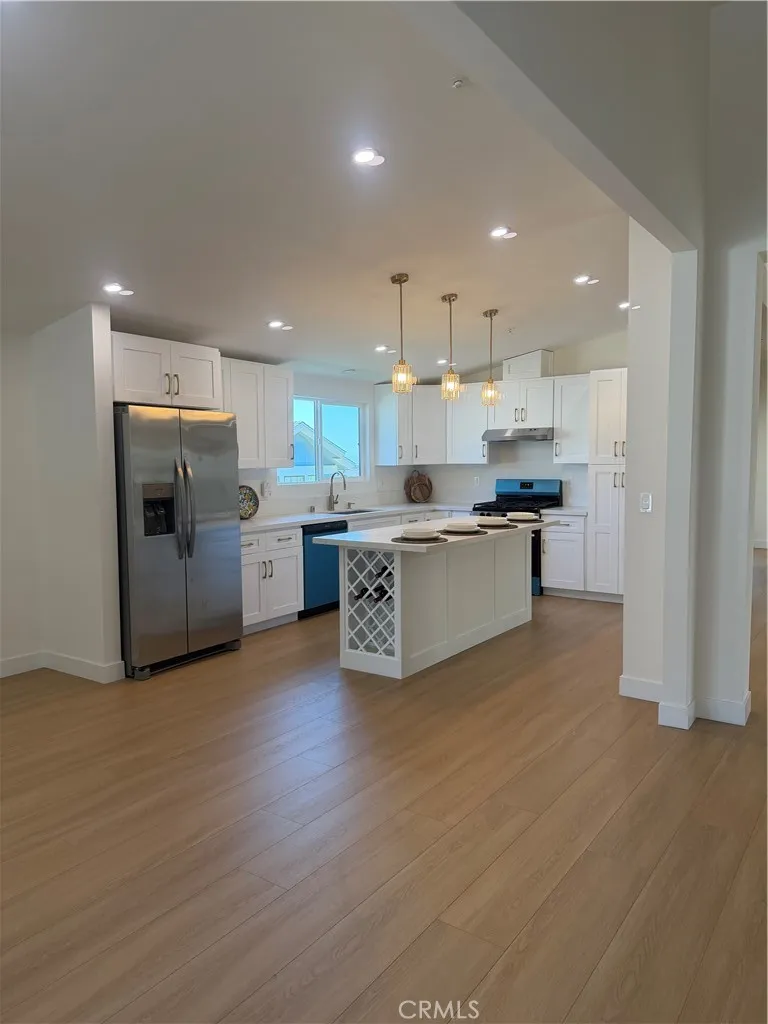 13691 Gavina #609 Sylmar, CA 91342