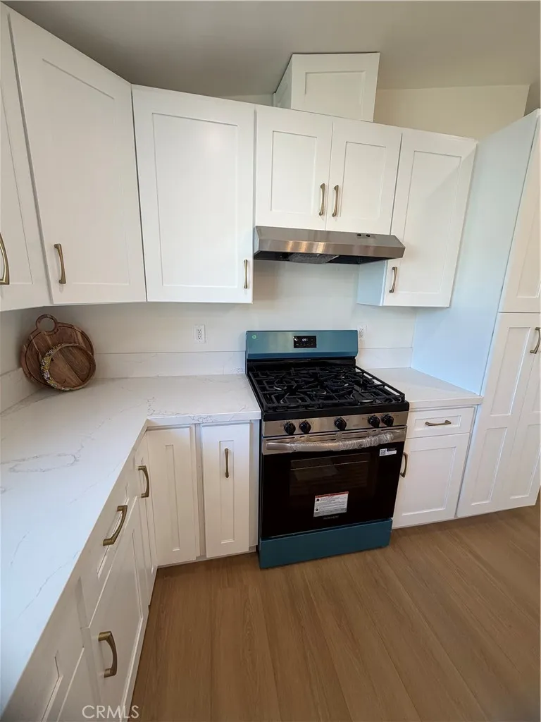 13691 Gavina #609 Sylmar, CA 91342
