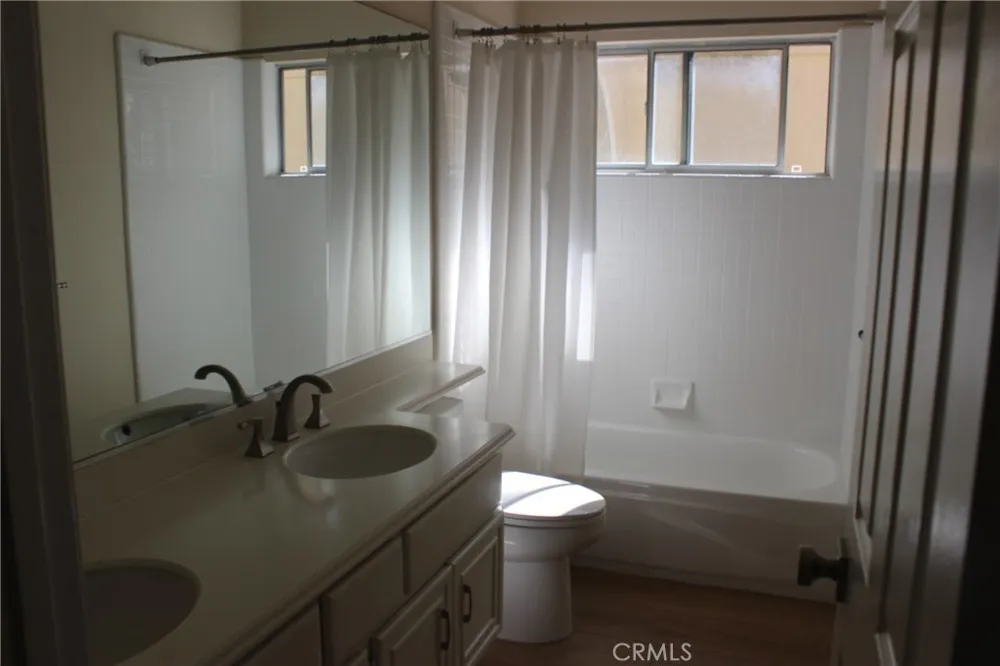 26452 La Scala Laguna Hills, CA 92653