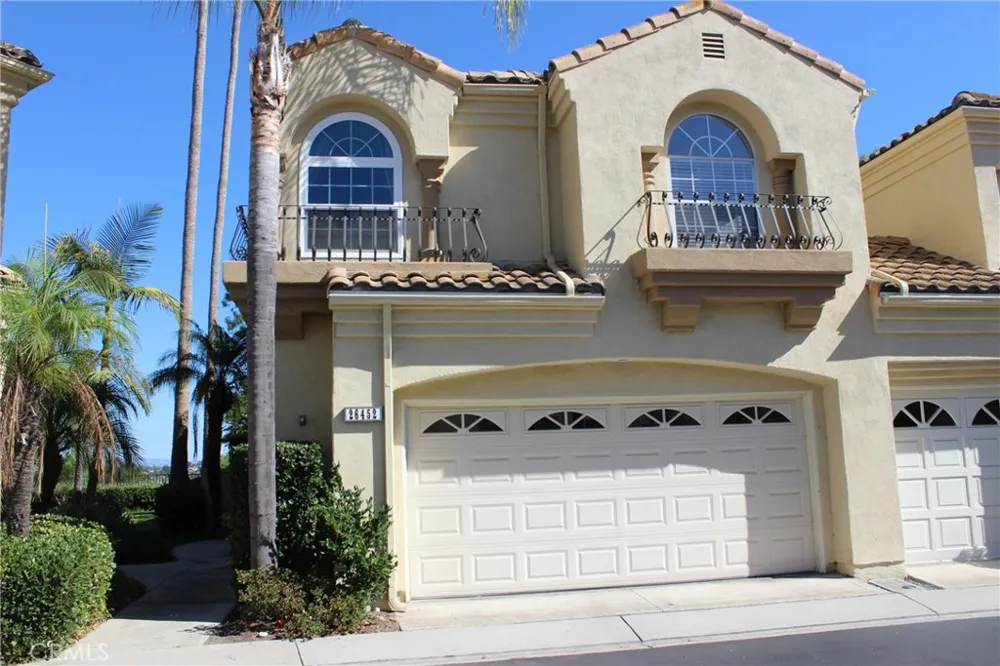 26452 La Scala Laguna Hills, CA 92653