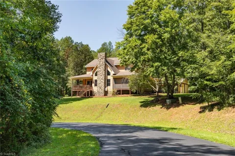 789 W Meadow Parkway