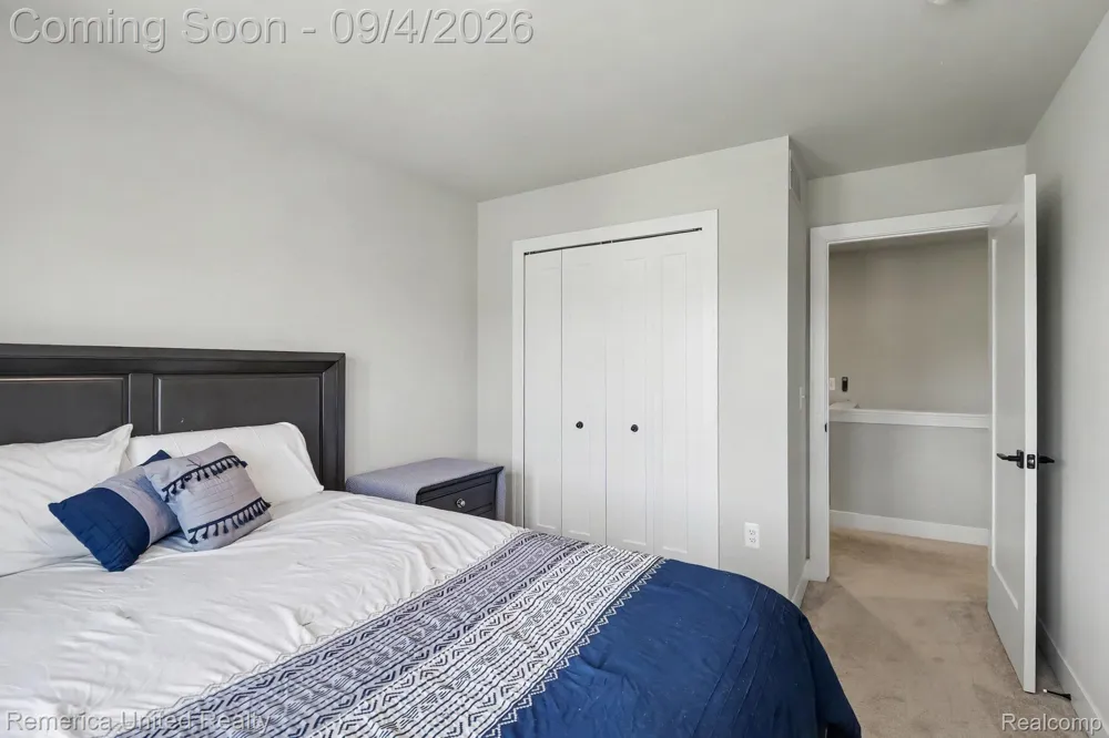 4083 Inverrary Court Commerce Charter Township, MI 48382