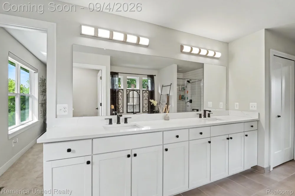 4083 Inverrary Court Commerce Charter Township, MI 48382