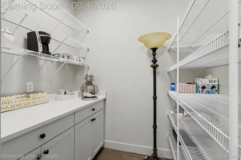 4083 Inverrary Court Commerce Charter Township, MI 48382