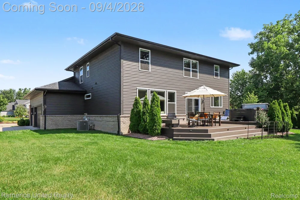 4083 Inverrary Court Commerce Charter Township, MI 48382