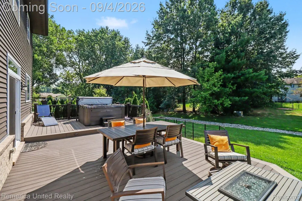 4083 Inverrary Court Commerce Charter Township, MI 48382