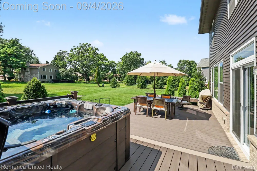 4083 Inverrary Court Commerce Charter Township, MI 48382