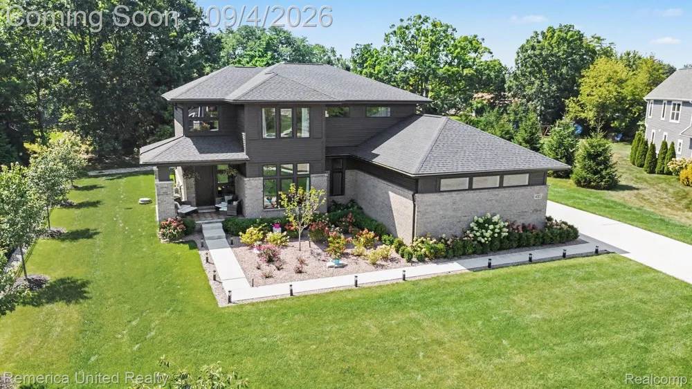 4083 Inverrary Court Commerce Charter Township, MI 48382