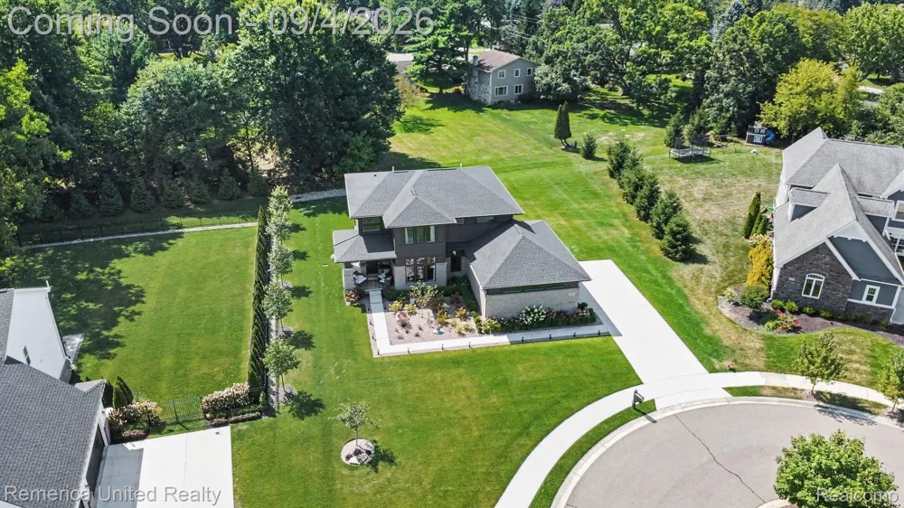 4083 Inverrary Court Commerce Charter Township, MI 48382
