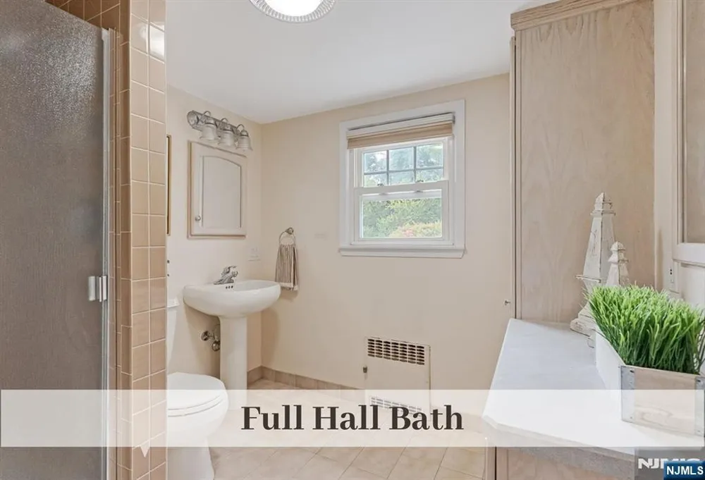 31 Kent Road Glen Rock, NJ 07452
