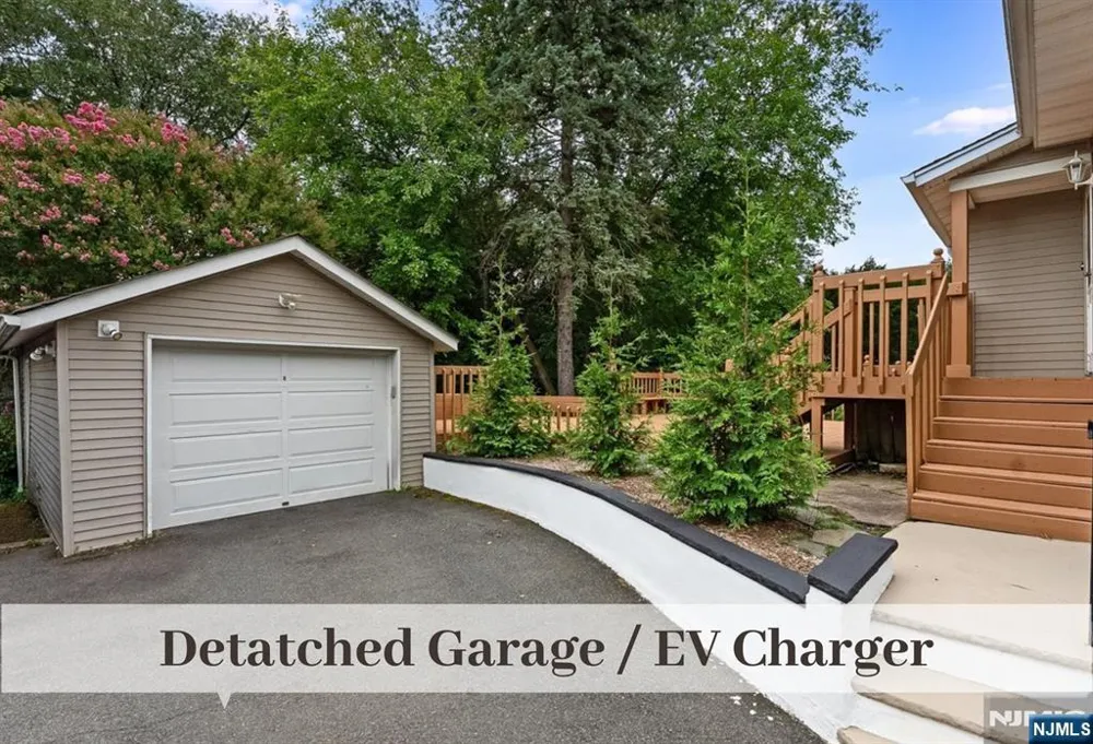 31 Kent Road Glen Rock, NJ 07452