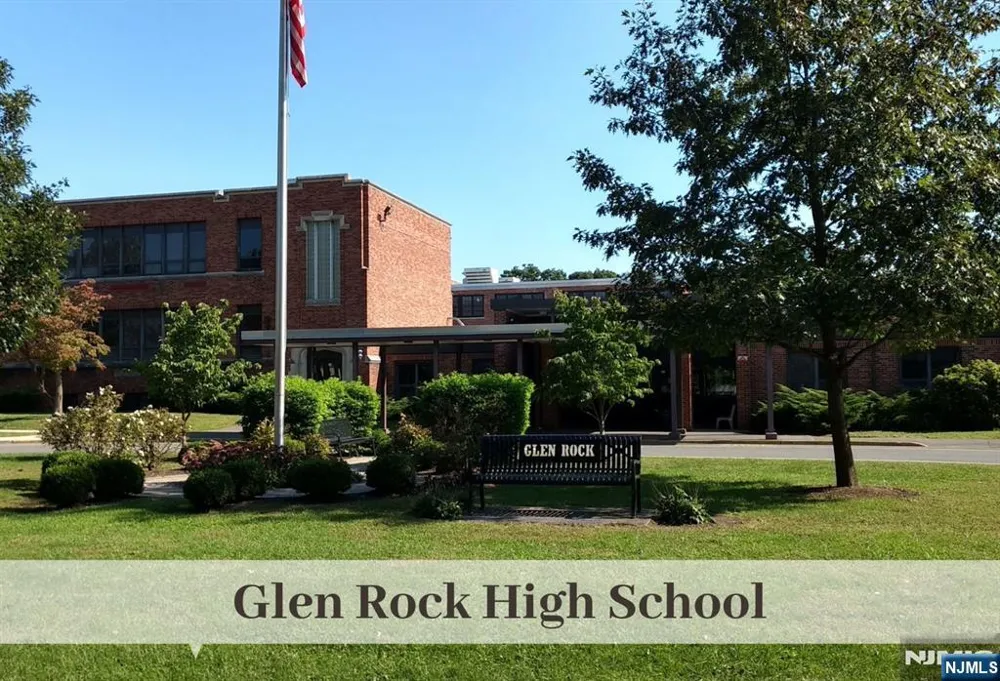 31 Kent Road Glen Rock, NJ 07452