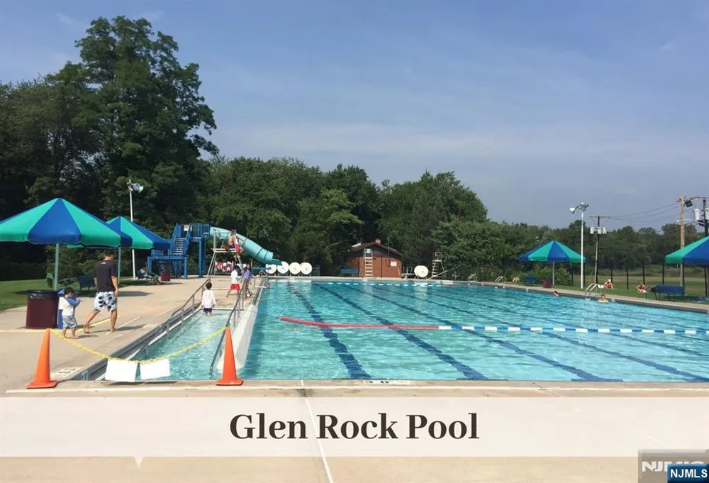 31 Kent Road Glen Rock, NJ 07452