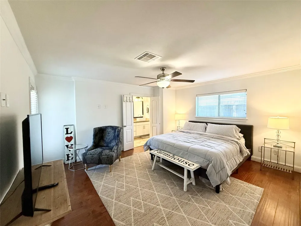 5454 Imogene Street Houston, TX 77096
