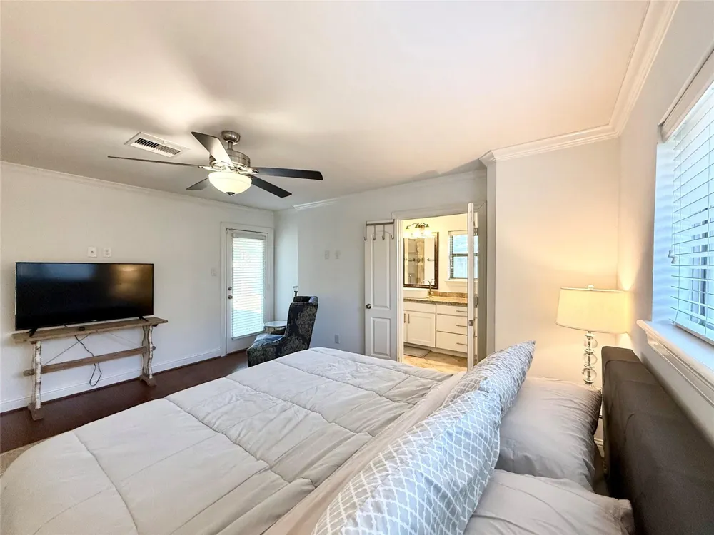 5454 Imogene Street Houston, TX 77096