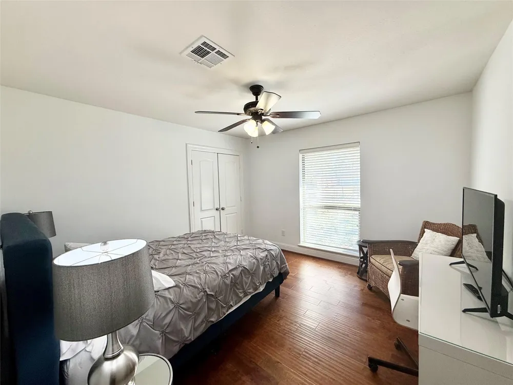 5454 Imogene Street Houston, TX 77096