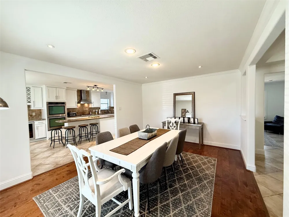 5454 Imogene Street Houston, TX 77096