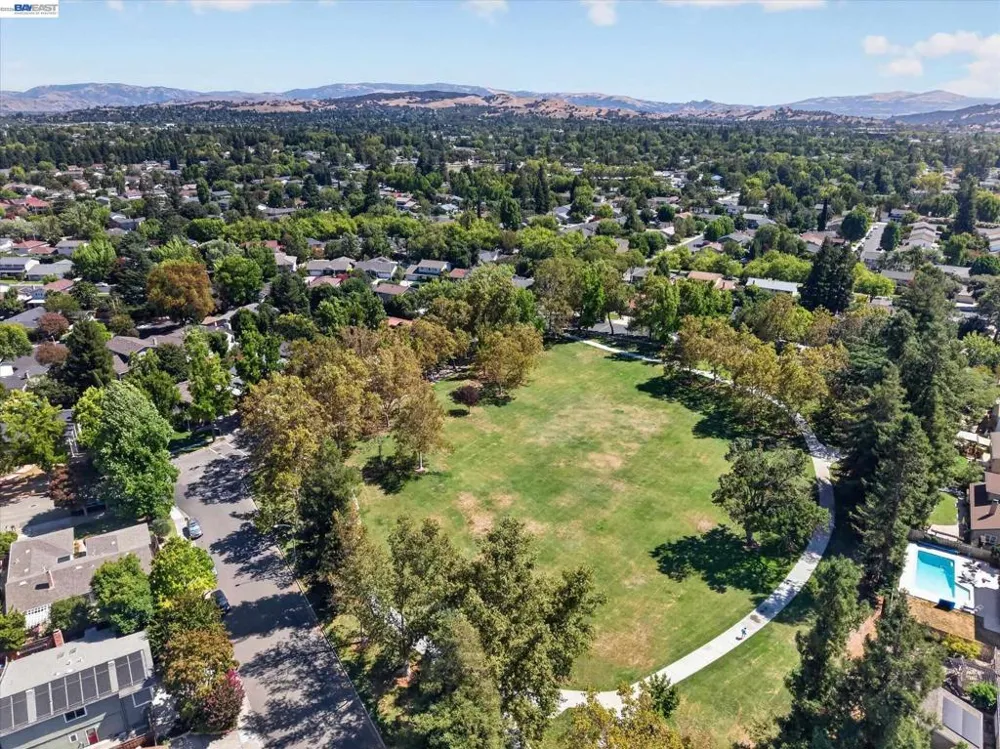 2680 Turnstone Dr Pleasanton, CA 94566