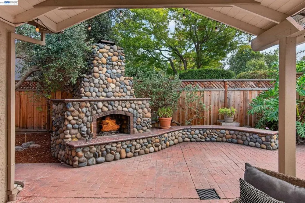 2680 Turnstone Dr Pleasanton, CA 94566