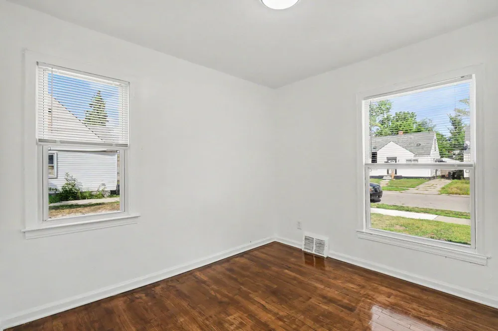 20291 Bradford Street Detroit, MI 48205
