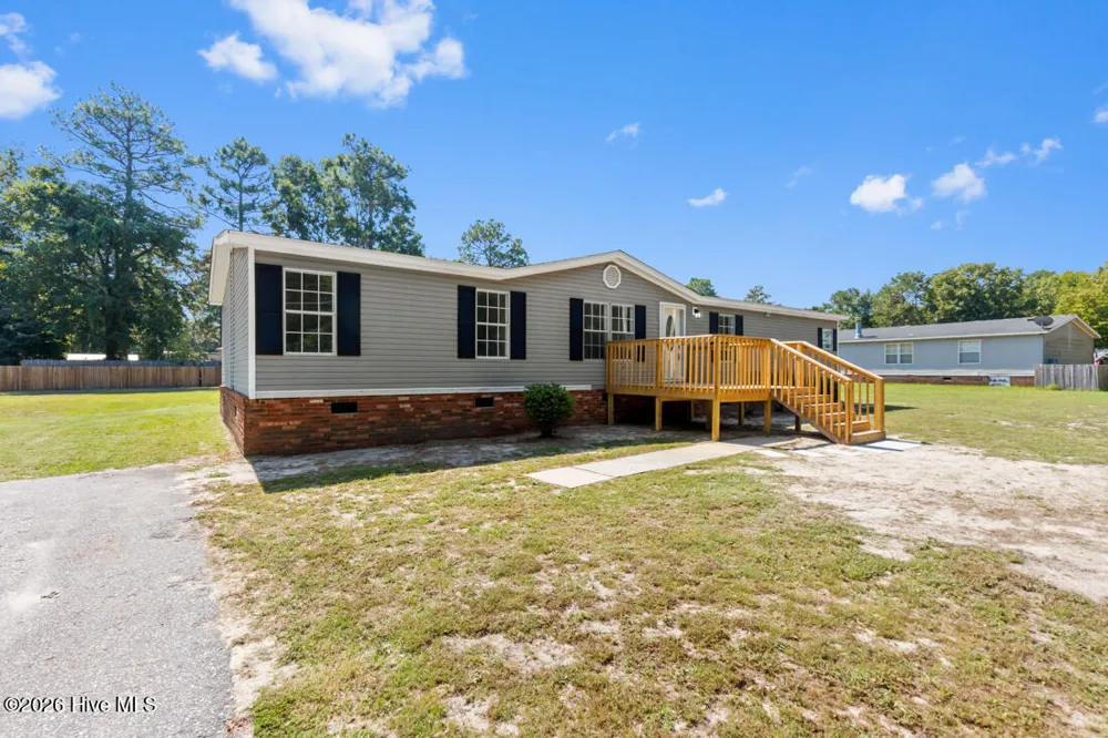 5837 Parkton Road Hope Mills, NC 28348