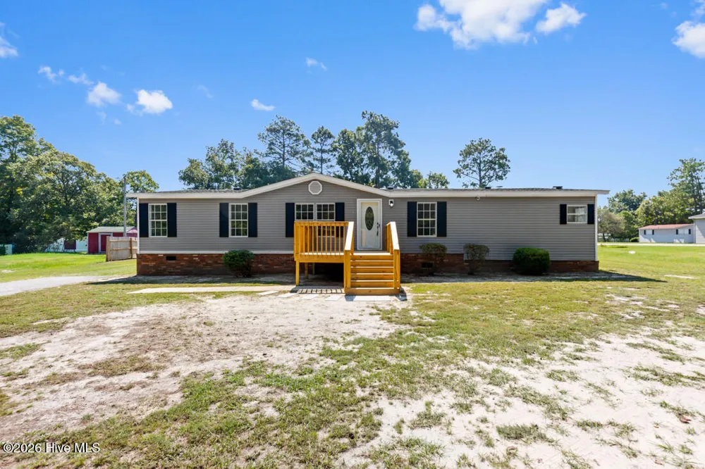 5837 Parkton Road Hope Mills, NC 28348