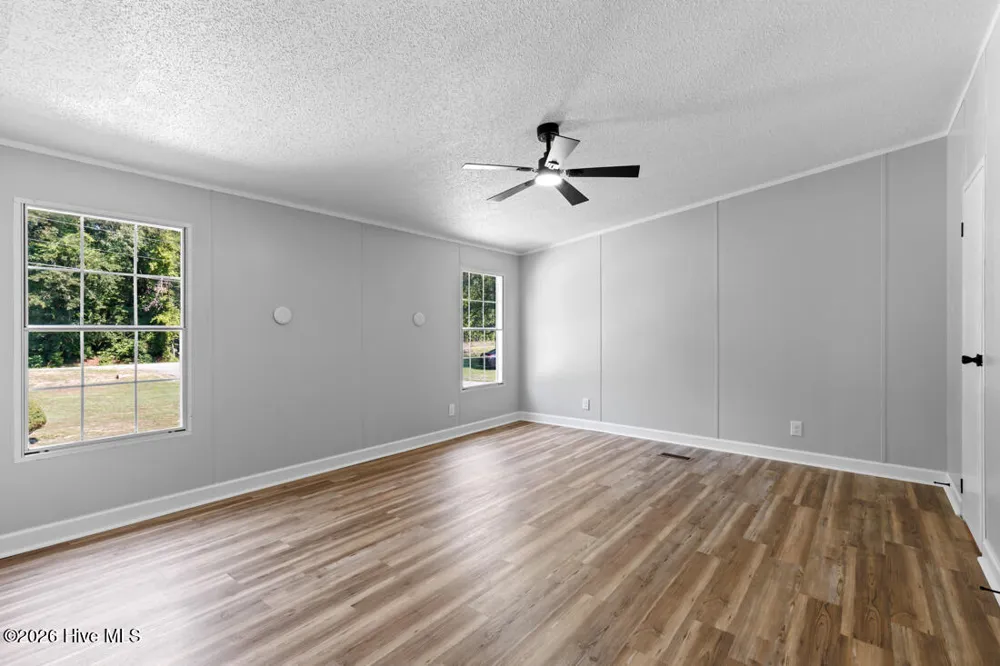 5837 Parkton Road Hope Mills, NC 28348