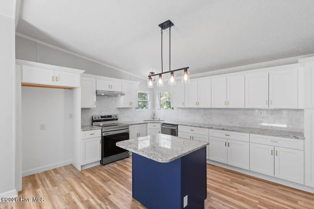 5837 Parkton Road Hope Mills, NC 28348