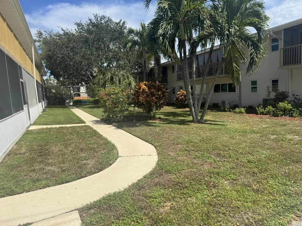 11 SW 4TH AVENUE #1 Boca Raton, FL 33432