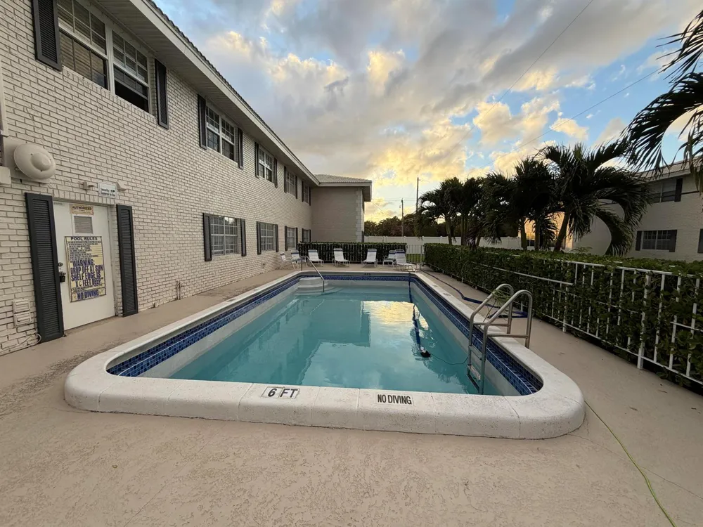 298 SW 6th Street #109 Boca Raton, FL 33432
