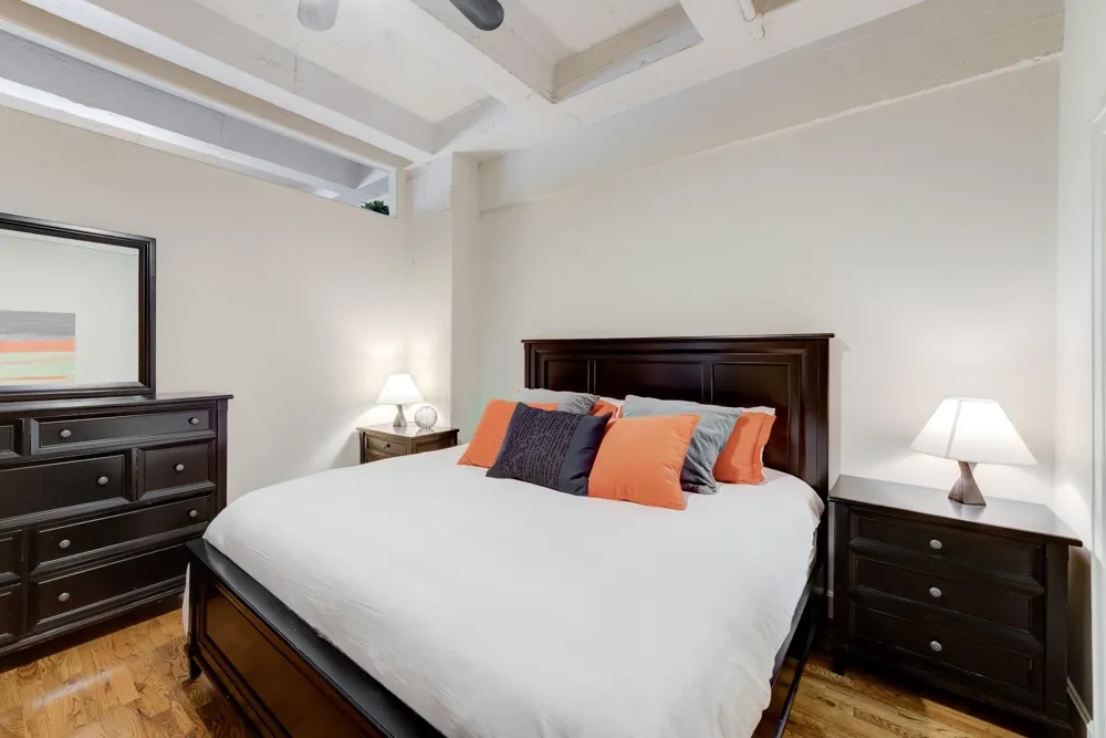1120 Texas Street #5D Houston, TX 77002