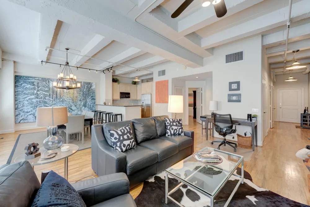 1120 Texas Street #5D Houston, TX 77002