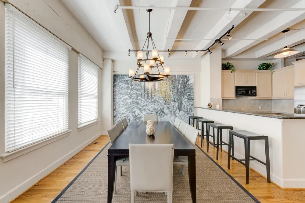 1120 Texas Street #5D Houston, TX 77002