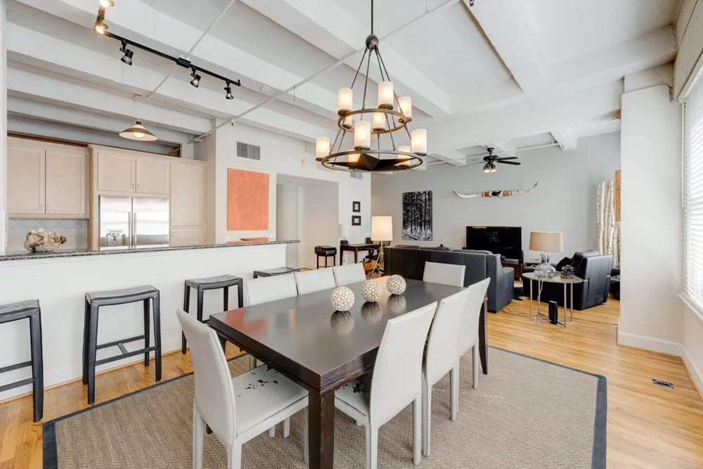 1120 Texas Street #5D Houston, TX 77002