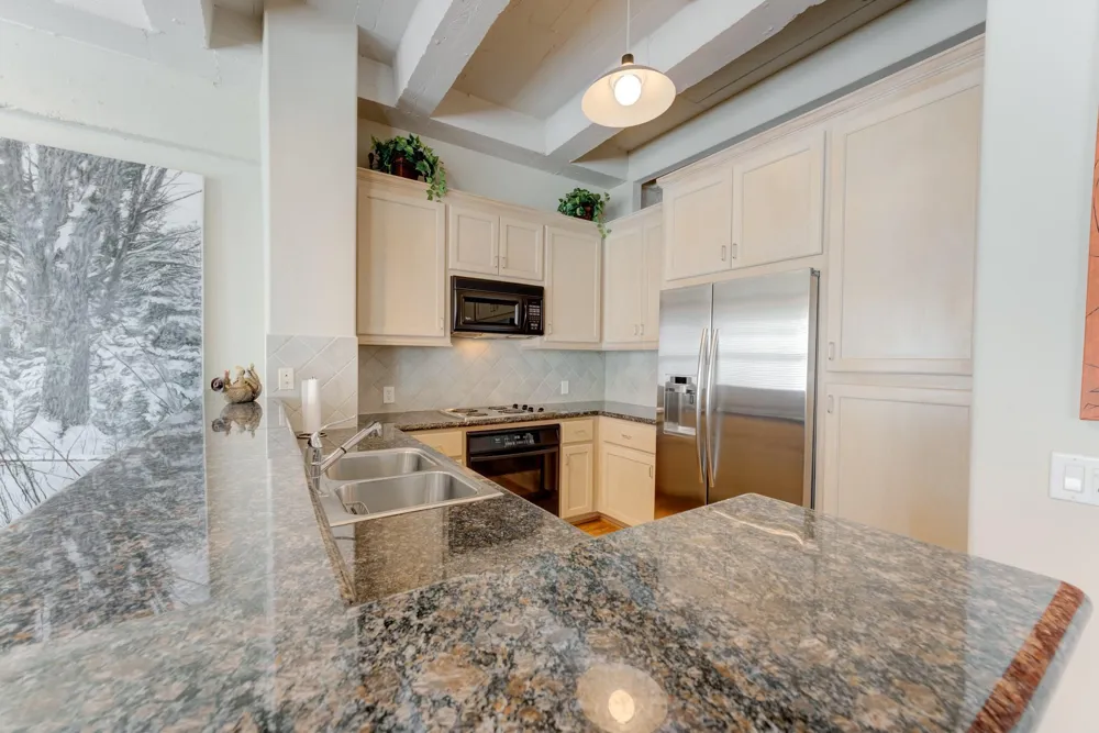 1120 Texas Street #5D Houston, TX 77002