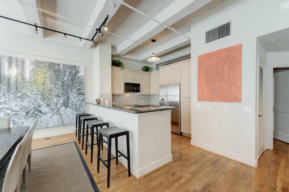 1120 Texas Street #5D Houston, TX 77002