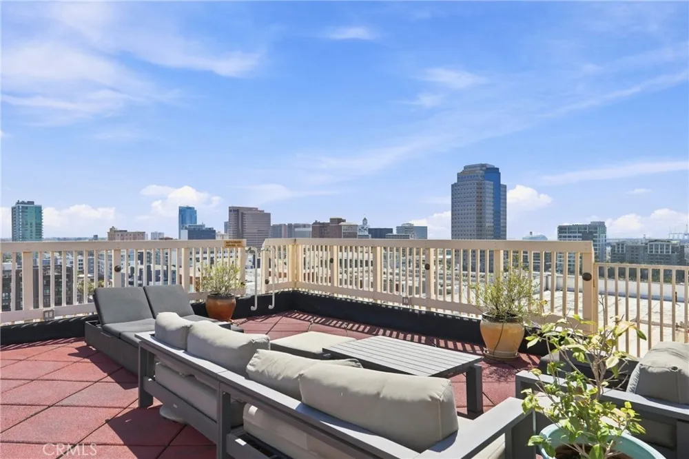 315 W 3rd #401 Long Beach, CA 90802