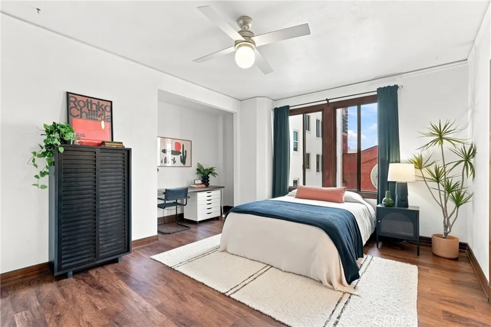 315 W 3rd #401 Long Beach, CA 90802