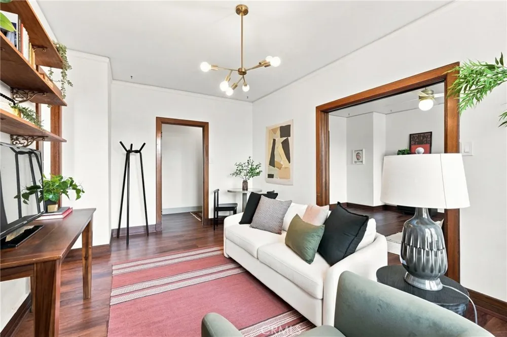 315 W 3rd #401 Long Beach, CA 90802