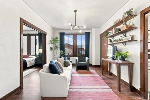315 W 3rd #401