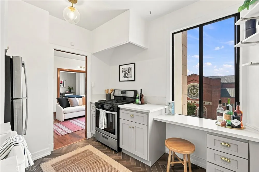 315 W 3rd #401 Long Beach, CA 90802