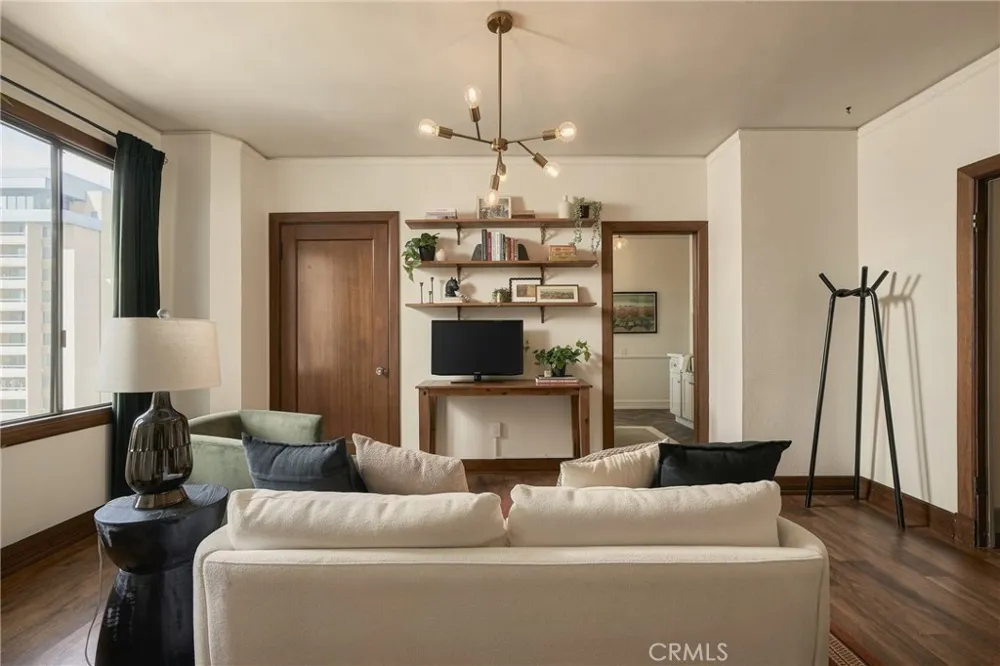 315 W 3rd #401 Long Beach, CA 90802