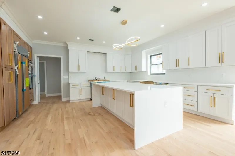 412 Gregory Rd Paramus, NJ 07652