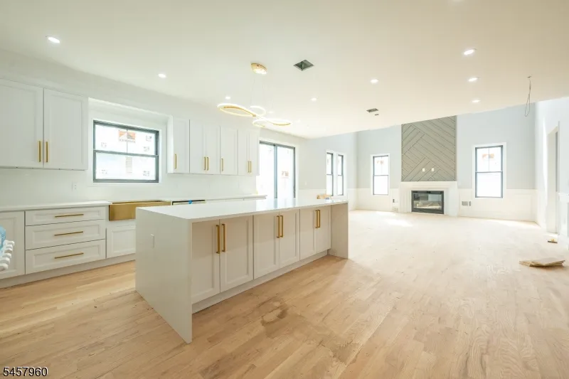 412 Gregory Rd Paramus, NJ 07652