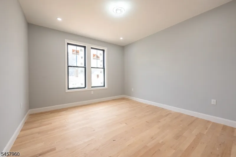 412 Gregory Rd Paramus, NJ 07652