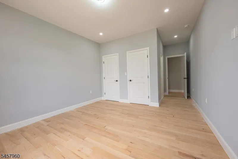 412 Gregory Rd Paramus, NJ 07652