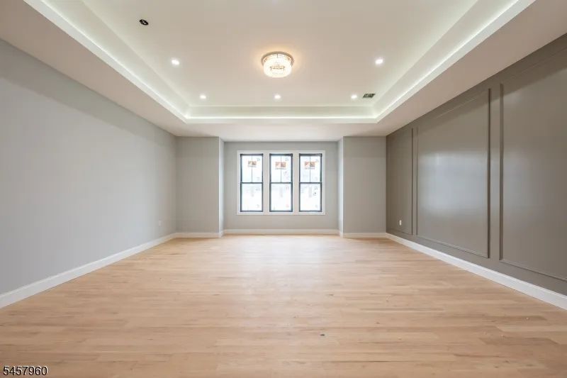412 Gregory Rd Paramus, NJ 07652