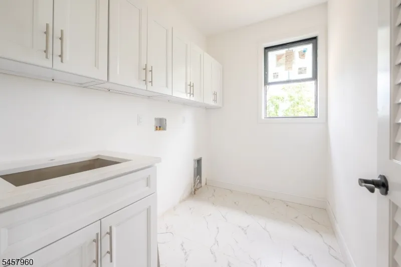 412 Gregory Rd Paramus, NJ 07652