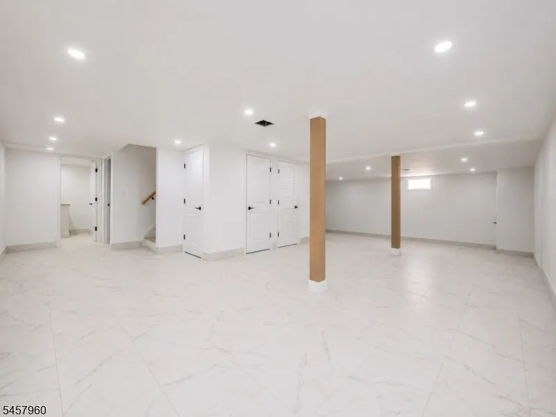 412 Gregory Rd Paramus, NJ 07652